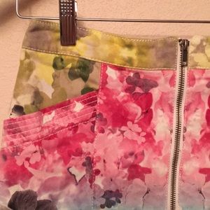 H&M Skirts - H AND M FLORAL FUN MINI SKIRT H&M Skirts - H AND M FLORAL FUN MINI SKIRT